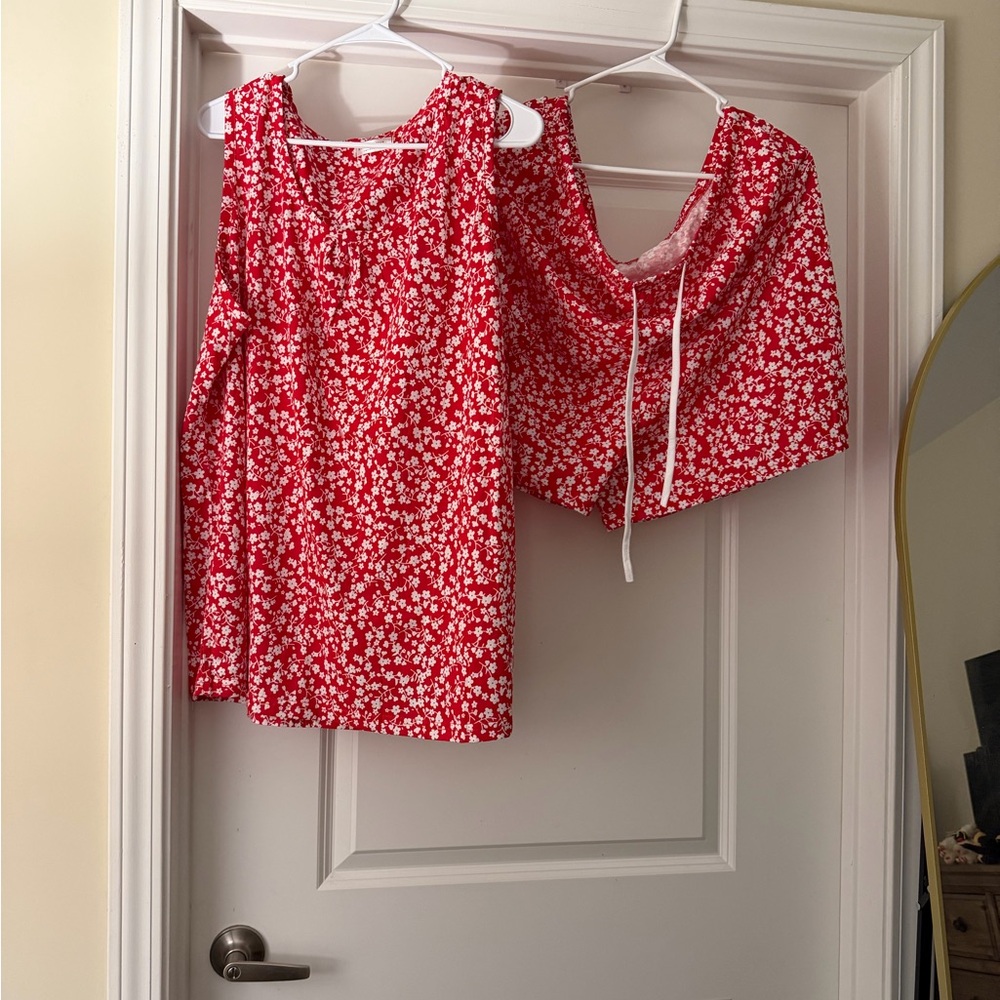 Floral Red Women's Top and Shorts Set